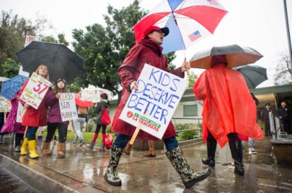 ldn-l-lausd-strike-valley-0115-01-sr-1