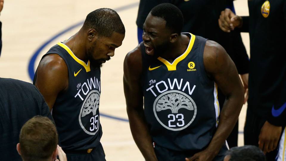 draymond-green-kevin-durant-getty-111418-ftrjpg_l20l3yujx91l1sxddudxn0dk1.jpg